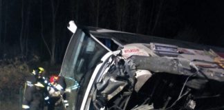 Udine – Autocar Atlassib implicat într-un accident pe A4. 8 români răniți, unul dintre ei foarte grav.