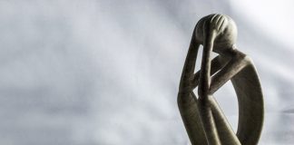 Poezia zilei: „Curge pe lume tristeţea”- Nicu Caranica