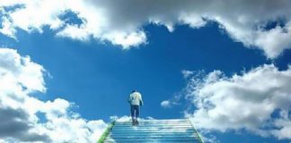 Poezia zilei: „Venirea între Dumnezei” – Liviu Adrian Apetroaie