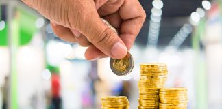 „Colf, badanti, baby sitter” – salariile minime pentru 2017 prevăzute de Contractul Colectiv Național de Muncă (CCNL)