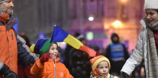 „Să vă fie frică, țara se ridică!” Peste 90 000 de români au manifestat în toată țara împotriva legii amnistiei și grațierii