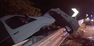 Venezia – 8 cetățeni români răniți și un cetățean italian decedat în urma unui impact frontal între un microbuz și un Mercedes 500 SL