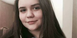 „Am dorit ca mama aflată la muncă în străinătate să fie mândră de mine”- elevă din Vaslui cu rezultate de excepție la examenul de capacitate