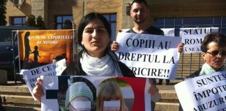 Mama româncă, tatăl italian. O iubire sfârșită și doi copii împărțiți între două lumi, între două case, între doi oameni…