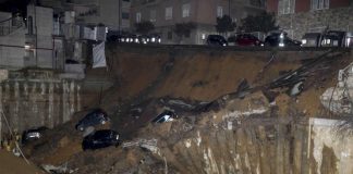 Roma: mașini prăbușite în gol și blocuri evacuate după ce o stradă s-a surpat în cartierul Balduina