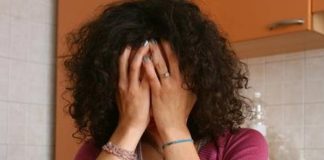 Italia: momente de groază pentru o îngrijitoare română, s-a trezit cu hoțul în casa bătrânei asistate