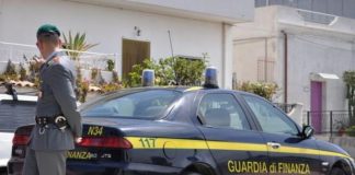 Șofer român din Italia – Doi subofițeri de la Garda de Finanțe judecați după ce i-au tamponat mașina