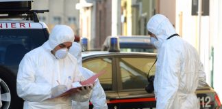 Italia: Muncitor român găsit mort cu un cuțit înfipt în piept. Sinucidere sau crimă?