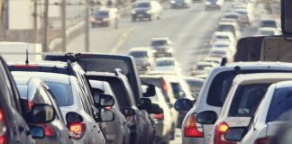 Românii se întorc la muncă în străinătate. Coloane de mașini la frontierele din vestul țării