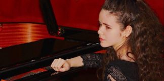 O tânără pianistă româncă în vârstă de 16 ani va concerta în Italia