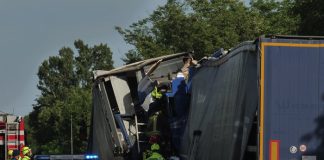 Italia: accident între două TIR-uri pe RA13, șofer român în stare gravă