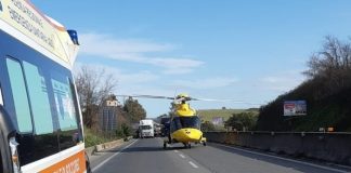 Româncă terorizată pe o șosea din Italia: „Ajutor, i-au tăiat gâtul soțului meu!”