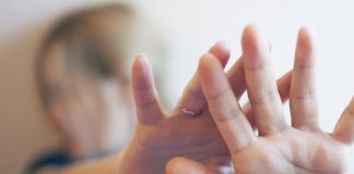 Italia: Moldoveancă de 51 de ani bătută de un conațional fiindcă a refuzat să-i facă sex oral