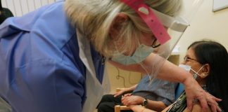 Îngrijitoarele de bătrâni din Italia, modalitatea de prenotare la vaccinul anti-Covid pentru fiecare regiune în parte