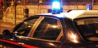 Viața unei românce din Italia salvată în ultima clipă de carabinieri. S-a cățărat pe o pasarelă deasupra autostrăzii