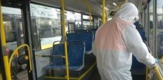 Român din Italia testat pozitiv cu COVID-19, denunțat că nu a respectat carantina și a călătorit cu un autobuz plin cu pasageri