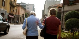 Badantă română din Italia trimisă în judecată sub acuzația că nu ar fi avut grijă cum trebuie de bătrâna asistată