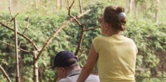 Badantă română anchetată în Italia pentru tentativă de extorsiune asupra bătrânului asistat după ce a fost concediată