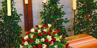 Un bărbat din Italia și-a organizat singur propria înmormântare, după care a vrut să se sinucidă