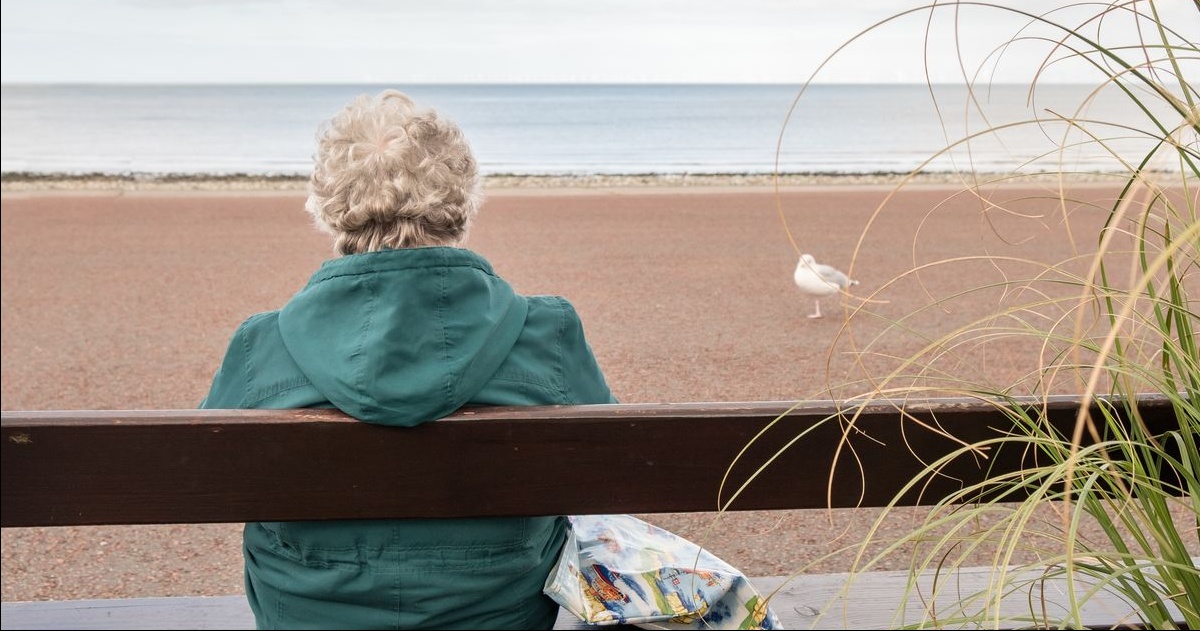 Pensionata dall’Italia, scappa dal manicomio e va nei luoghi dove ha trascorso la sua giovinezza: “Voglio vedere il mare, voglio la libertà!”  |  Il rotaliano