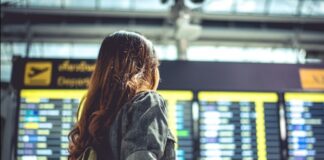 Copiii români care au împlinit 16 ani pot călători în străinătate neînsoțiți. Condiții de îndeplinit