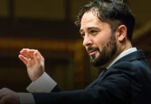 „Mama a muncit în Italia 22 de ani, datorită ei am ajuns cine sunt acum”. Povestea marelui dirijor Daniel Jinga 1200-2026011895458 (7)