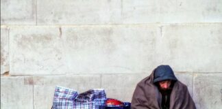 Român ajuns pe străzi în Italia, ajutat să se întoarcă acasă. Soția i-a murit de cancer, iar el s-a îmbolnăvit și nu a mai putut munci 700-2024011492856 (6)