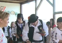 O familie de români a lăsat Italia după 15 ani și a deschis un agroturism în satul lor din România. „Mi se pare important ca tot ce ne dă pământul să fie valorificat” 1200-20240905132836