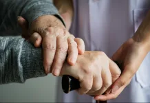 Pensia primită de o badantă româncă după 20 de ani de muncă în Italia, motiv de amărăciune: „Oare a meritat o viață de pușcărie fără gratii?” 1200-20250810114838 (4)