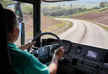 Șofer român de TIR, amendat în Italia cu 5.900 euro. Obligat de polițiști să doarmă în parcarea primăriei 1200-20250827191621 (1)