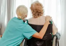 Badantă din Italia și bătrâna, bătute și jefuite în locuința lor. Una dintre ele a rămas fără mai mulți dinți 1