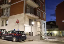 Bărbat din Italia, se aruncă de la balcon pentru a-și lua viața, dar cade peste o femeie și o ucide 1