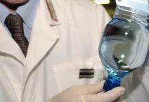 Un bărbat din Italia a ajuns la Terapie Intensivă după ce a fost servit la bar cu sodă caustică în loc de apă 1