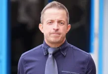 Însoțitor de zbor, intră în toaletă după decolare și iese complet dezbrăcat. „Era palid, transpirat și instabil” 1