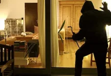 Badantă din Italia, se trezește cu hoții în casa bătrânului și-i pune pe fugă. „Aveau gluga trasă pe față și vorbeau în italiană” 1