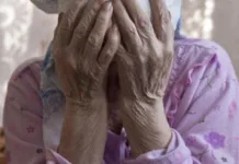 Îngrijitor din Italia, surprins de fiica bătrânei dezbrăcat în pat alături de pensionara de 91 de ani. „Îndepărtează-te imediat de mama mea!” 1