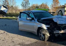 Italia: Autobuz plin cu elevi, răsturnat într-un șanț după ce s-a izbit de un autoturism. Trei persoane au ajuns la spital 1