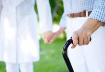 Badantă româncă din Italia, acuzată că a înșelat de 12.000 de euro bărbatul asistat, făcându-l să creadă că s-a îndrăgostit de el 1