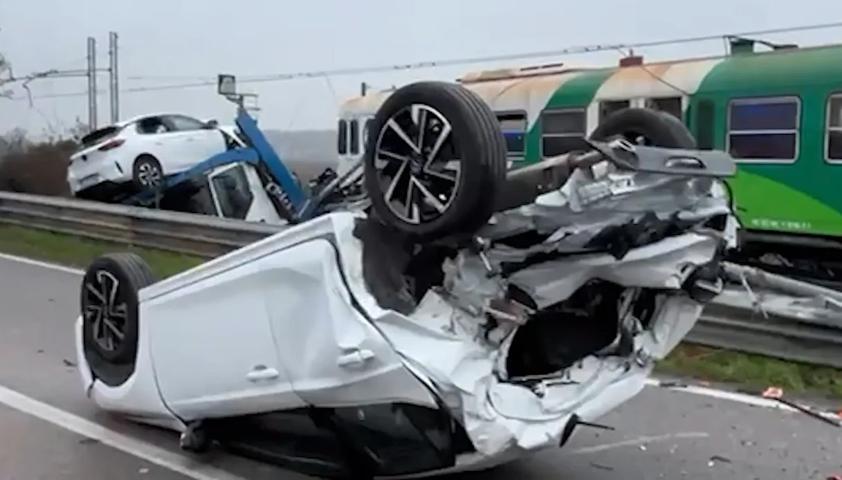 bisarca-treno-incidente-bondeno-ferrara
