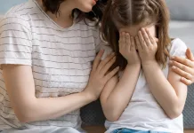 Fetiță româncă, luată de mamă din Italia și dusă în România, deși instanța o încredințase tatălui. Mama și bunica, trimise în judecată 1