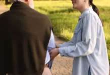 Badantă din Italia, expulzată din provincia în care lucra pentru că a înșelat bătrânul de bani 1