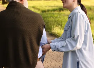 Badantă din Italia, expulzată din provincia în care lucra pentru că a înșelat bătrânul de bani 1