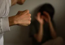 Româncă întoarsă în țară, bătută de soț după ce s-au certat pe banii câștigați în Italia. „Rezultă că există risc iminent” 1