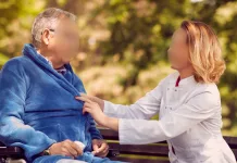 Badantă din Italia căsătorită cu bărbatul asistat, care a murit după cinci zile, acuzată că l-a înșelat. Rudele lui vor să-i ia moștenirea 1