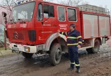 Poveste adevărată din România: cum au fost opriți pompierii ca să nu deranjeze focul 1