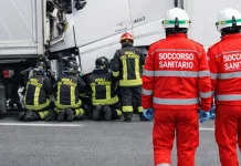 Șofer român, grav rănit în Italia după ce s-a izbit cu TIR-ul într-un alt TIR oprit pe șosea. Transportat cu elicopterul la spital 1