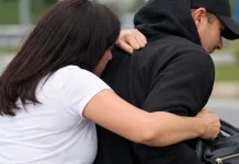 Moldoveancă jefuită în plină stradă în Italia de un tânăr italian. Femeia a urmărit infractorul și l-a blocat imediat 1