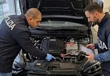 Român amendat cu 8.000 de euro în Italia, după ce polițiștii au descoperit un salon auto ilegal cu 40 de mașini 1