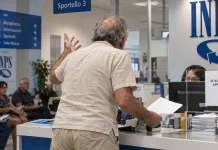 Italian declarat mort de INPS și lăsat fără bani în cont: „Sunt viu! Dați-mi banii înapoi!” 7cf7b147-f815-462c-bceb-ee47134ef1b7
