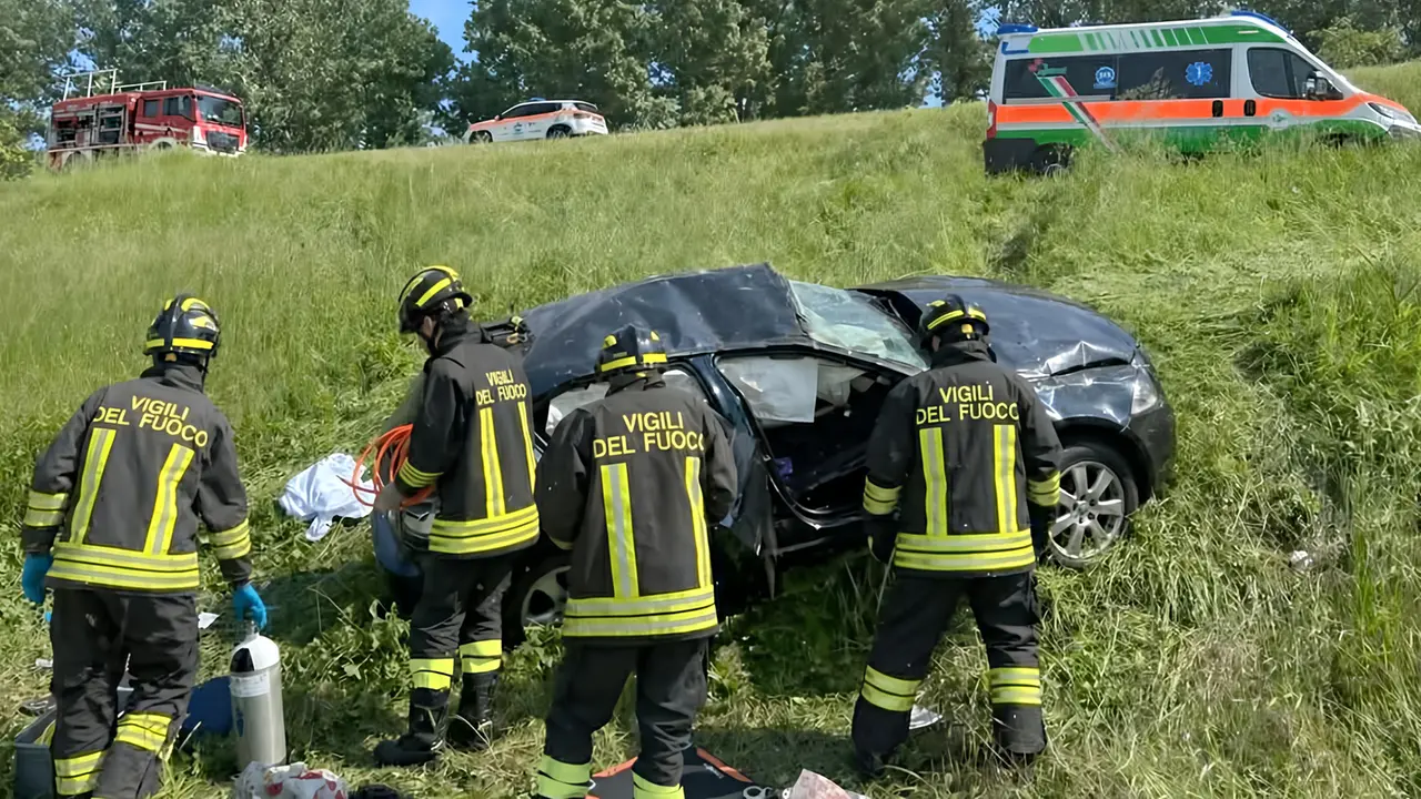 il-terribile-incidente-in-cui-e-morta-rita-ugolini-18-anni-feriti-gli-amici-che-erano-in-auto-con-lei